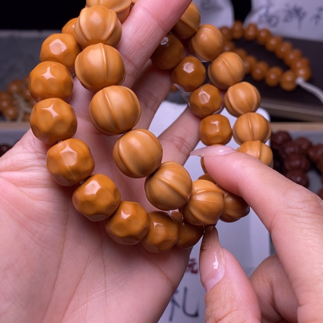 手串文玩核桃奶酪鲨鱼