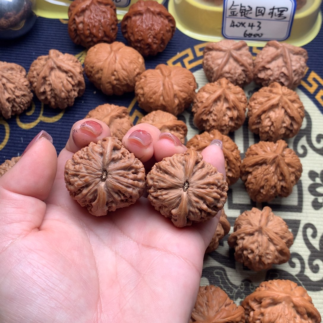 文玩核桃吊坠35圆梦