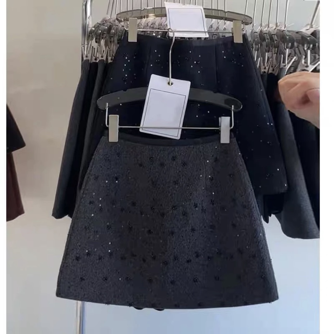高腰显瘦毛呢A字裙女韩系重工亮片短裙2025秋冬新款小香风半身裙