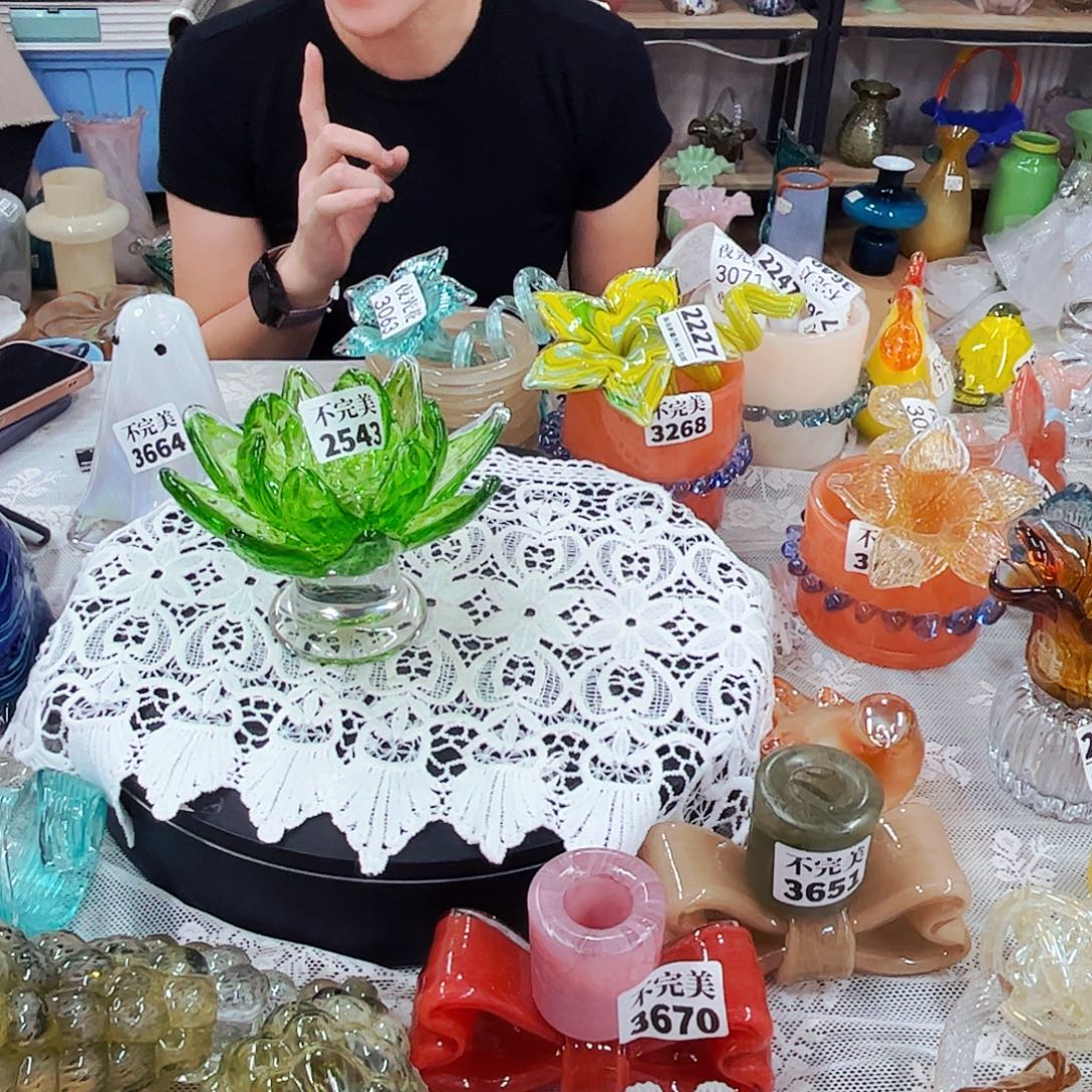 2543莲花烛台 家悦琉璃工艺品不完美