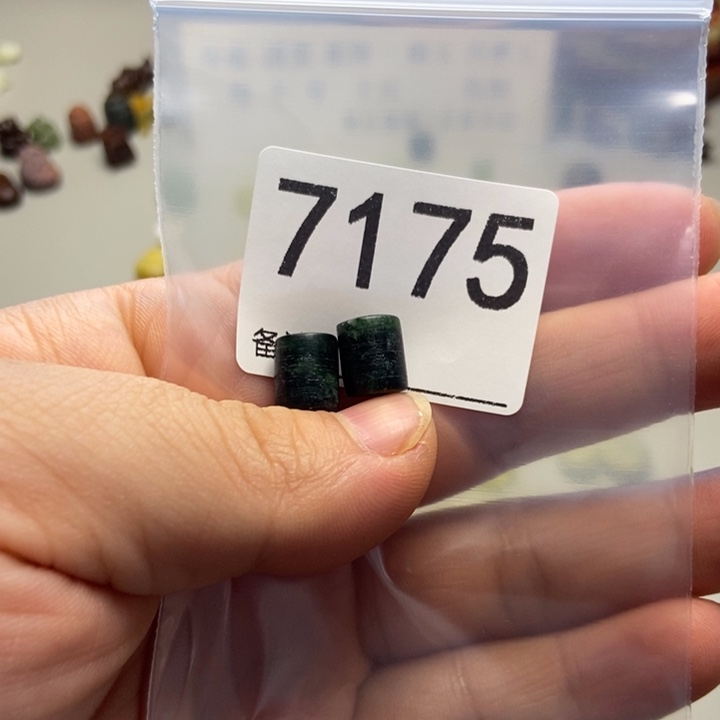 四***朗蛇纹石玉未镶嵌项链