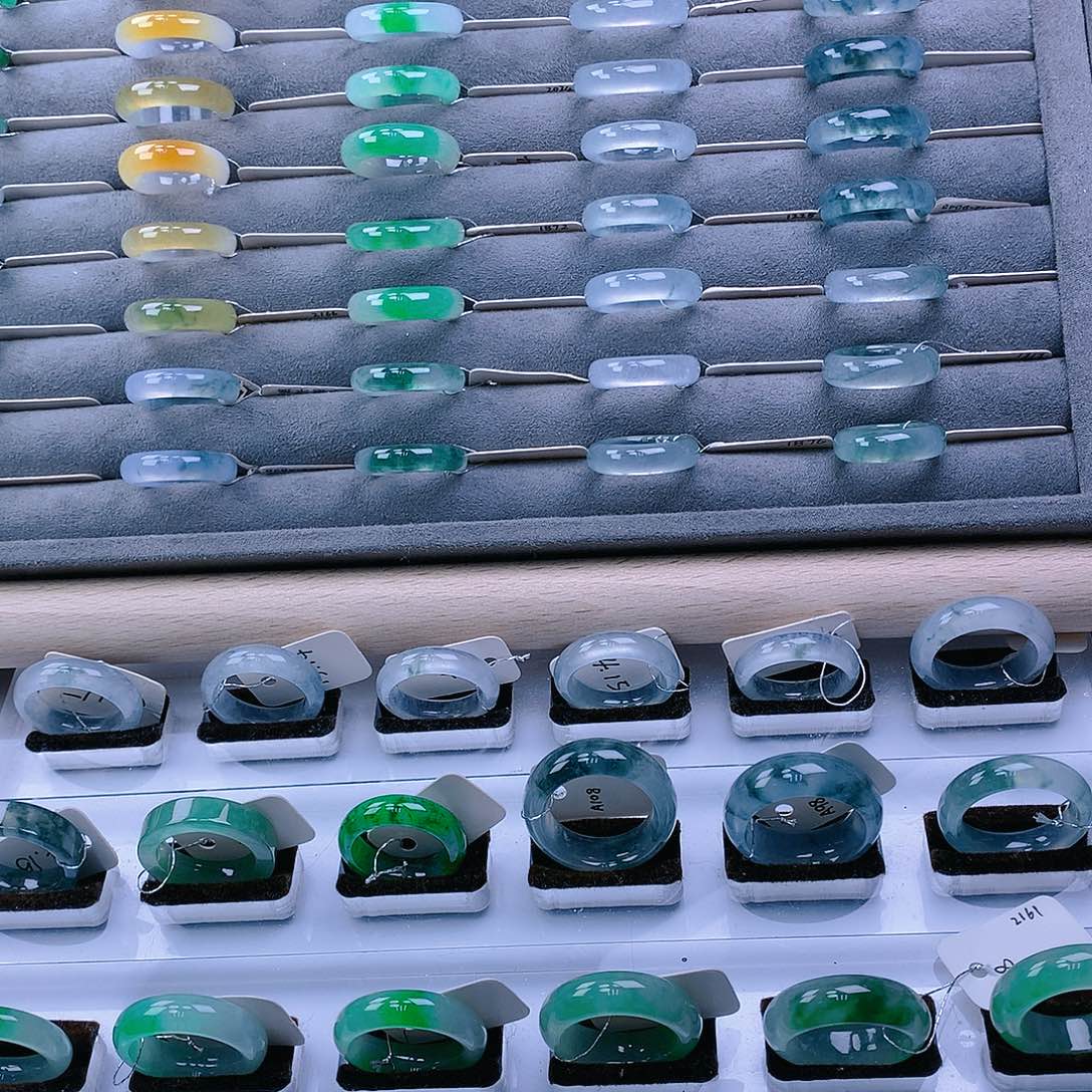 翡翠戒指未镶嵌翡翠