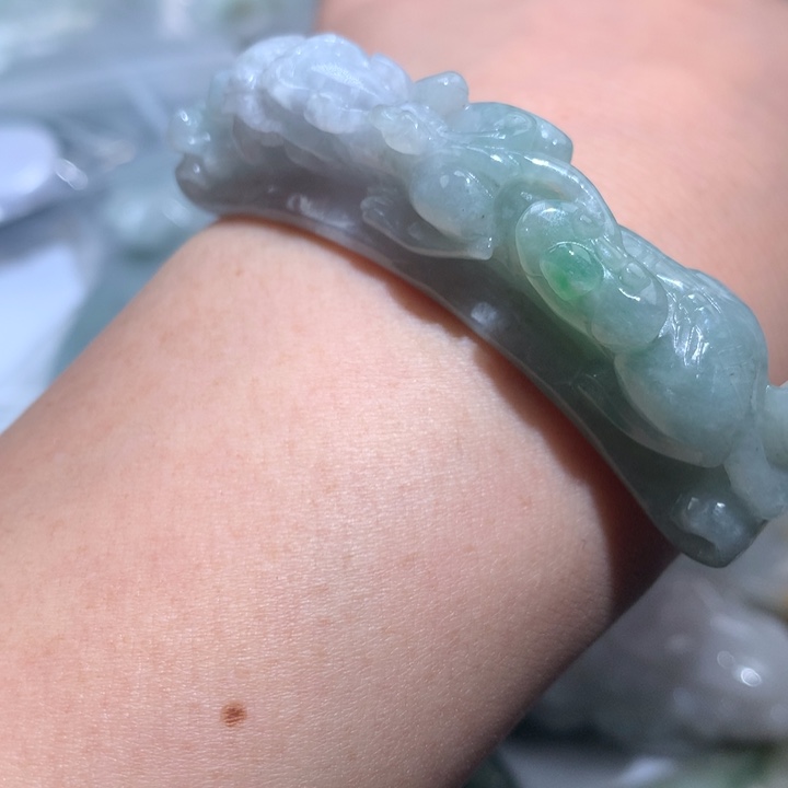 翡翠未镶嵌颈饰保真天然A货翡翠