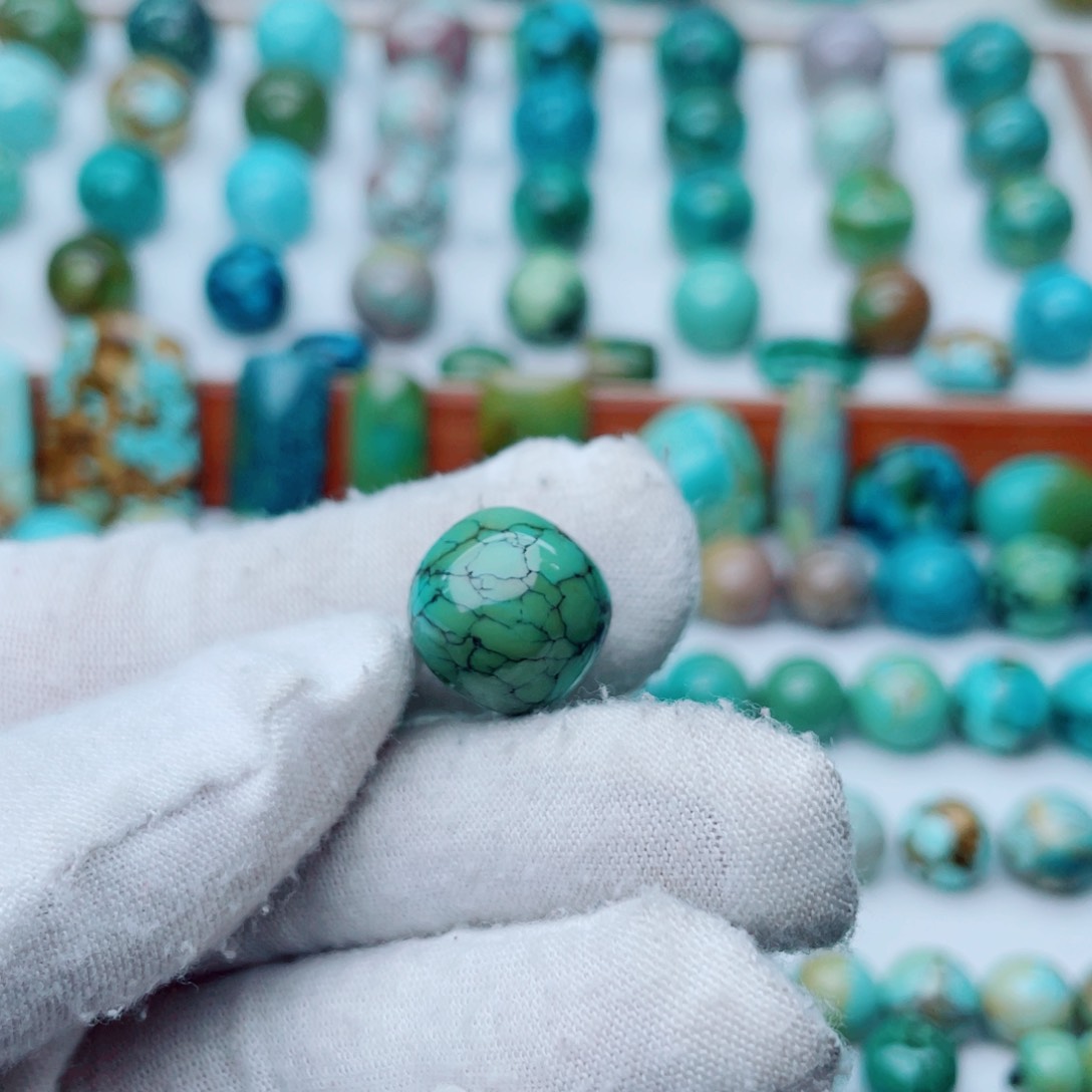 未镶嵌绿松石珠宝奇石