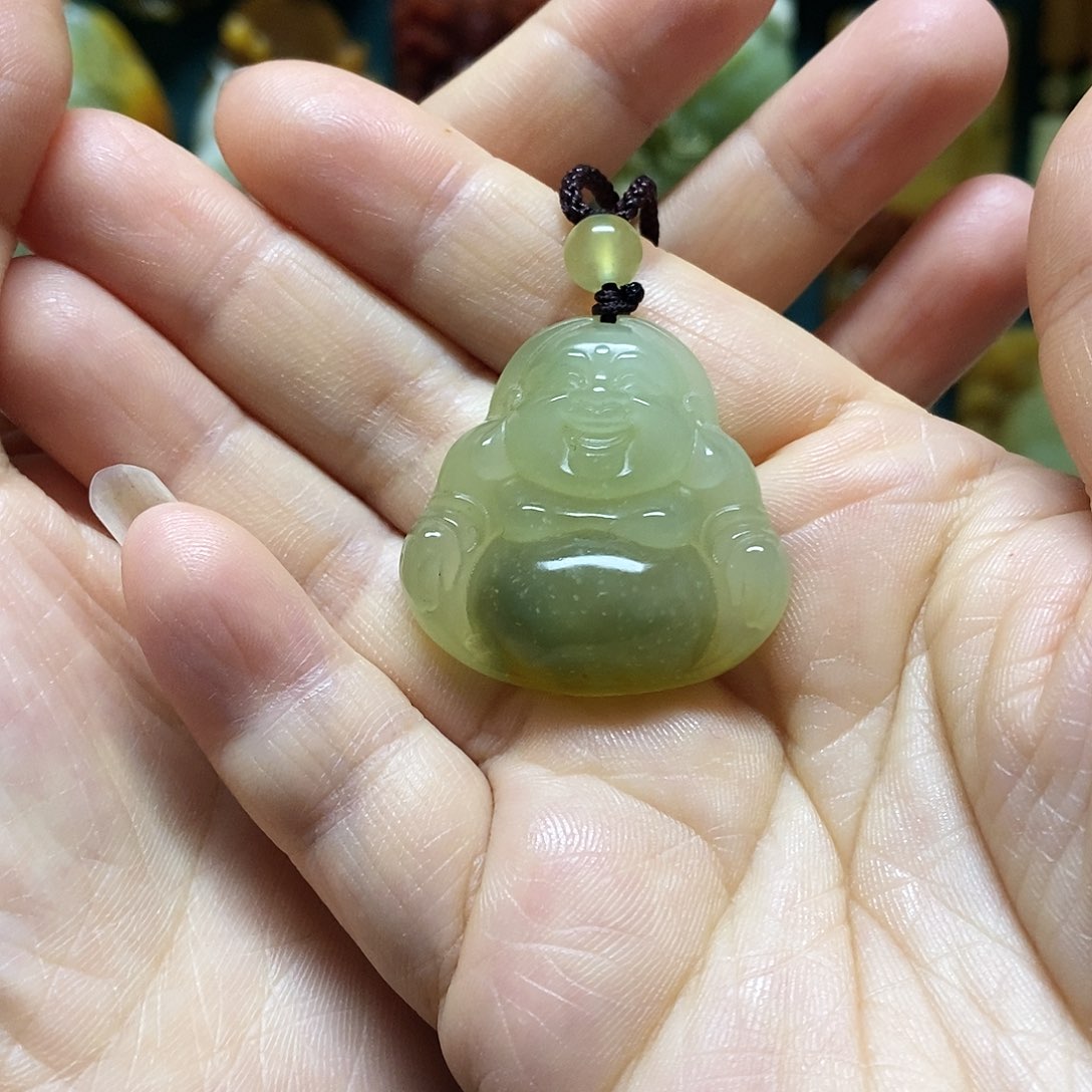 岫玉未镶嵌吊坠(赠链)