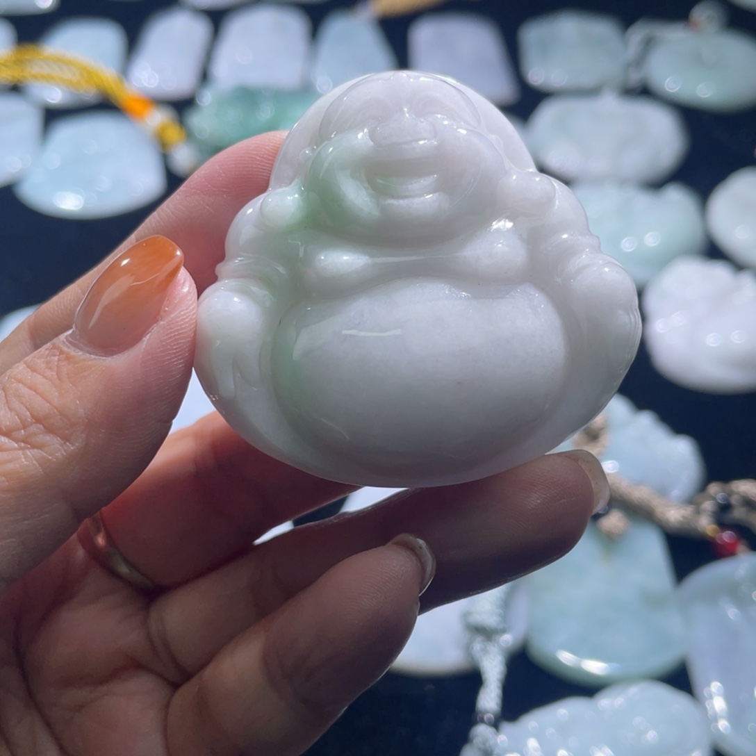 森****翡翠未镶嵌颈饰佛公