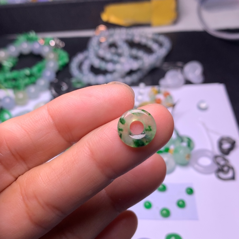 【闪购商品】翡翠颈饰未镶嵌圈