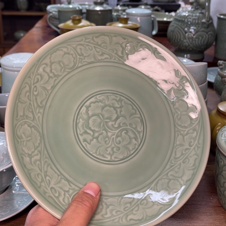 新品牡丹盘子一只特价