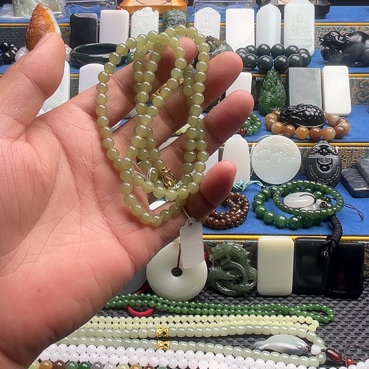 夏***明和田玉（黄玉）未镶嵌颈饰