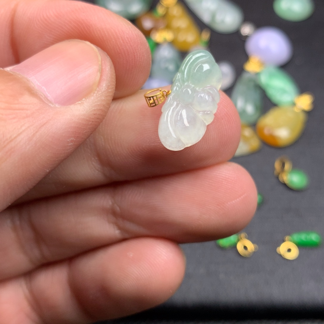 【闪购商品】颈饰18K金镶嵌翡翠翡翠