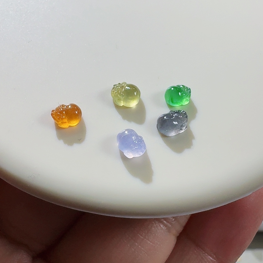 翡翠颈饰未镶嵌裸石