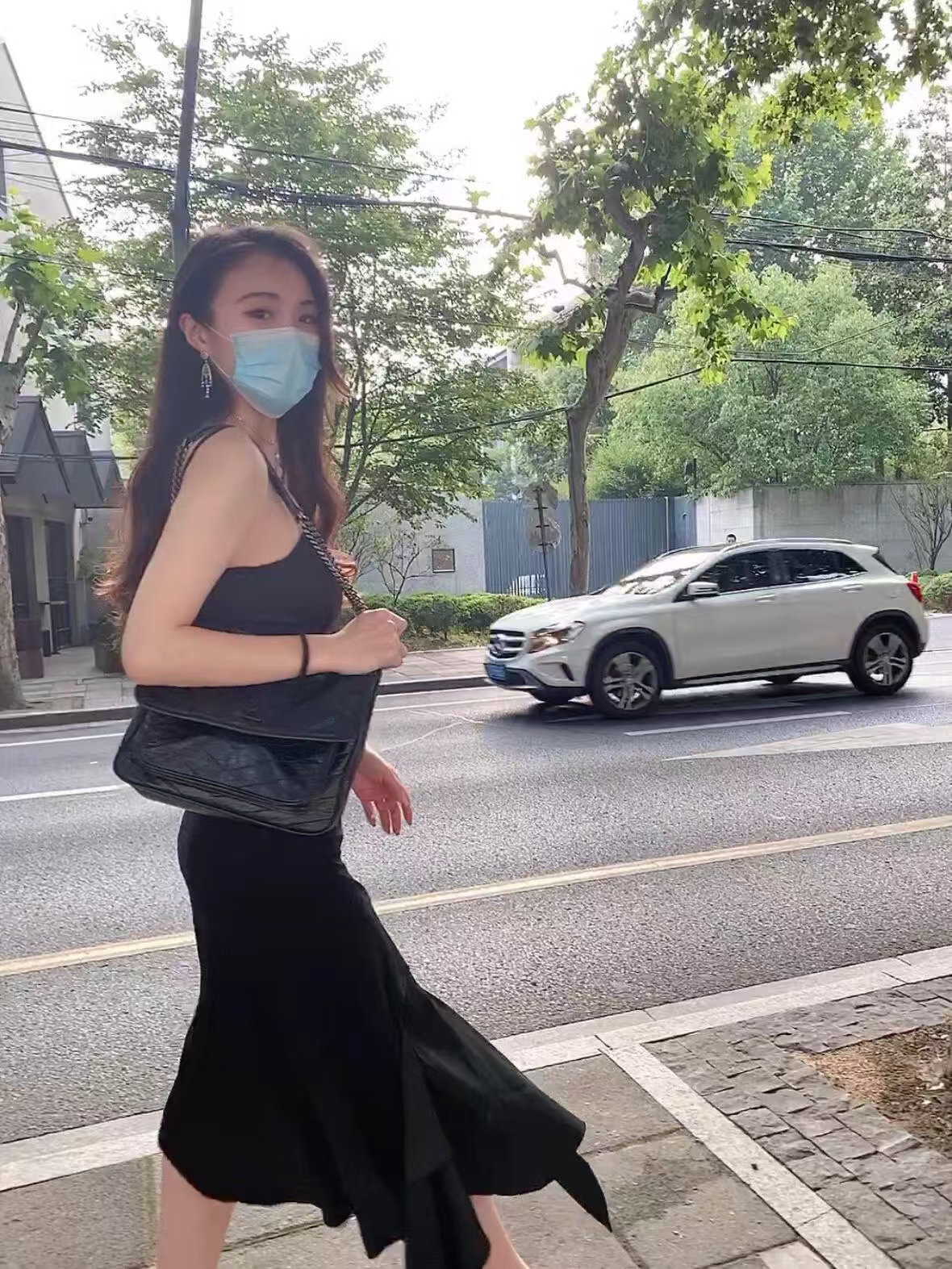 99新 YSL/圣罗兰 Niki 黑链黑标Logo复古褶皱单肩包C1