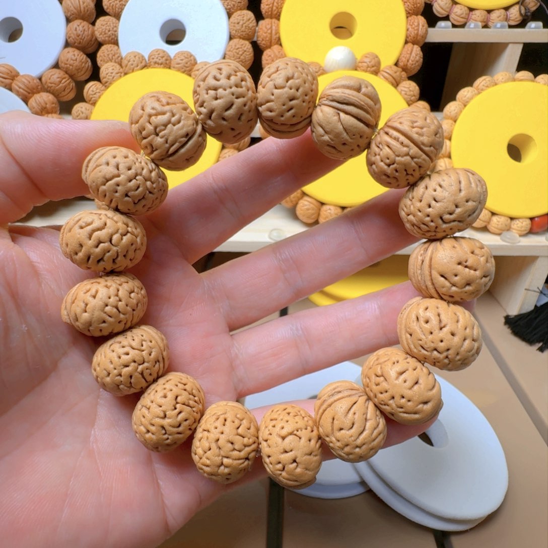 文玩桃核手串沈阳树王