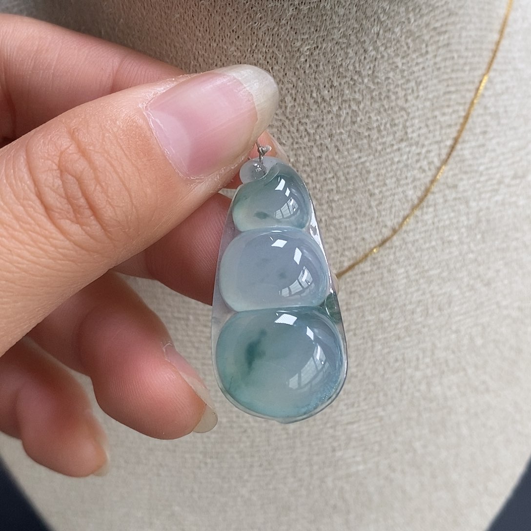 翡翠颈饰未镶嵌翡翠首饰