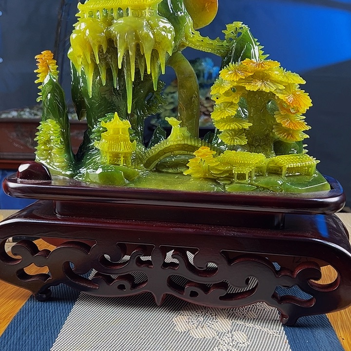 朱***5岫玉未镶嵌珠宝奇石