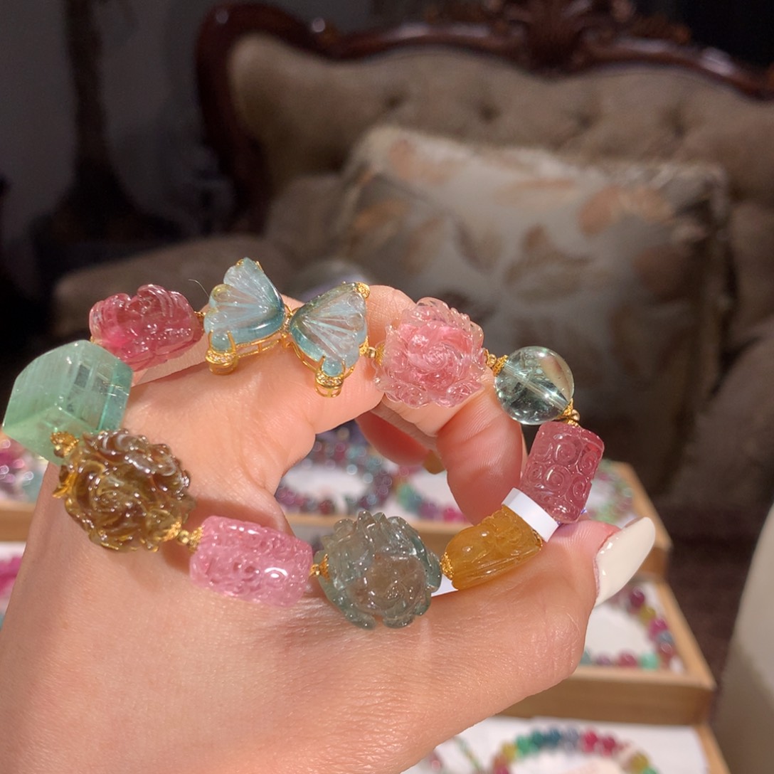 碧玺多样性发一件未镶嵌