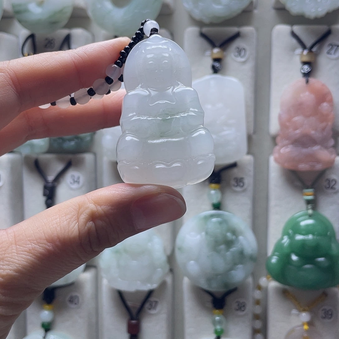 石英质玉（金丝玉）未镶嵌颈饰