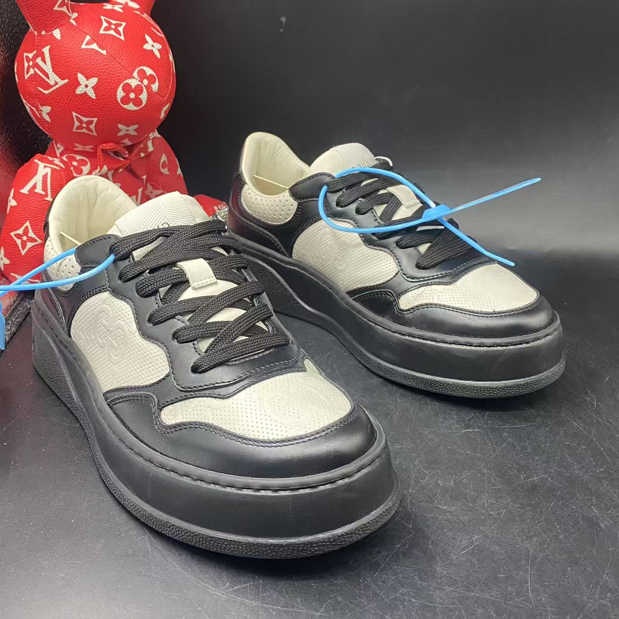 95新 GUCCI/古驰 【聚星优选】舒适黑白熊猫饼干鞋38欧码ddm1946