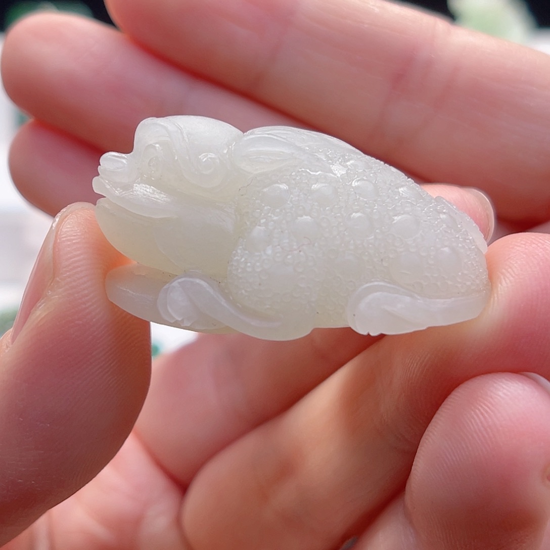 独山玉颈饰未镶嵌拨**日