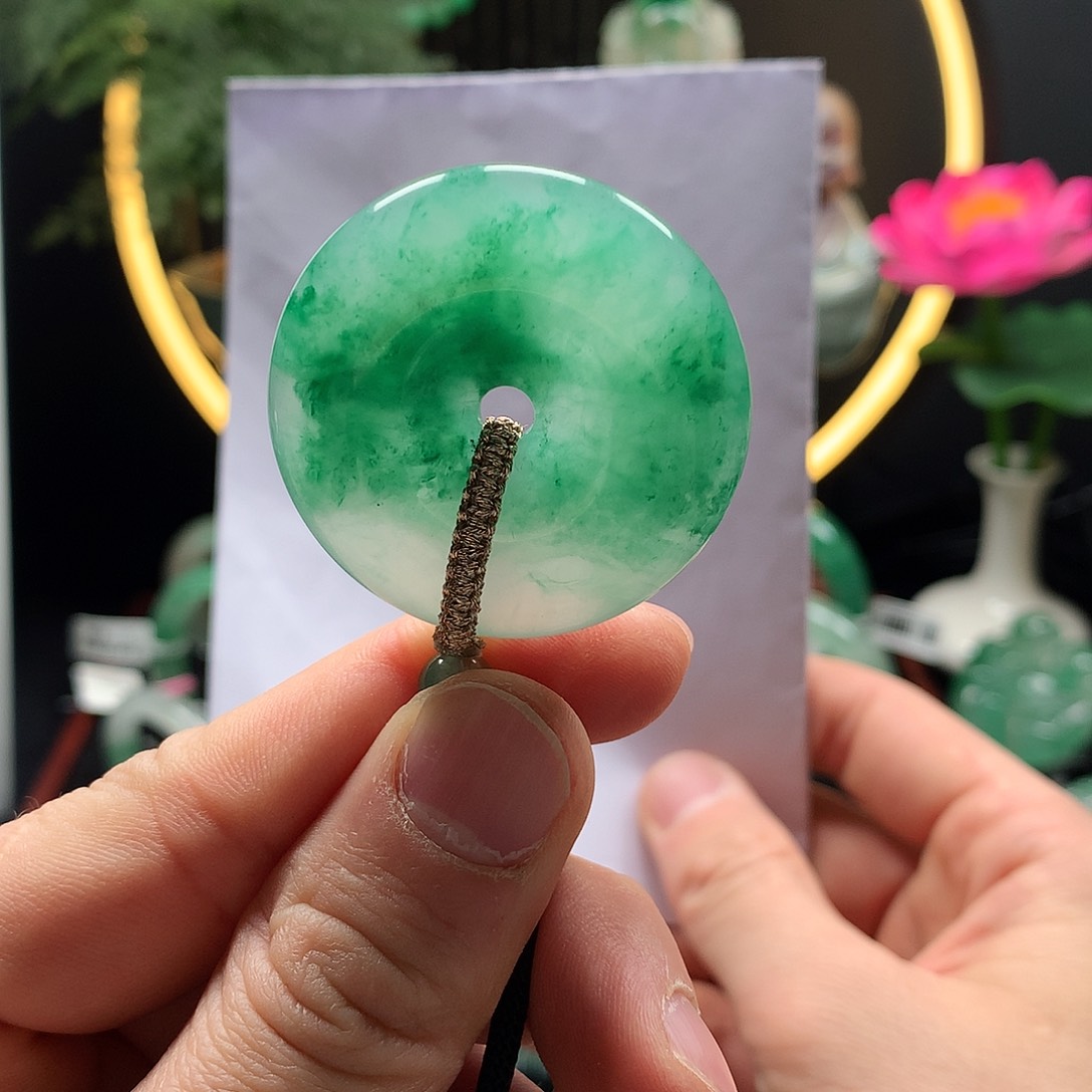 石英质玉吊坠未镶嵌张**福