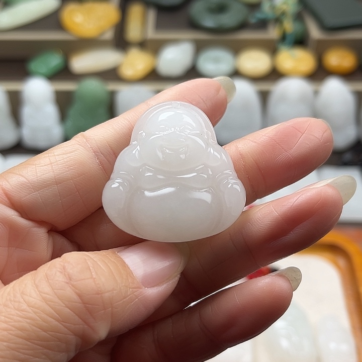 石英质玉（金丝玉）未镶嵌颈饰