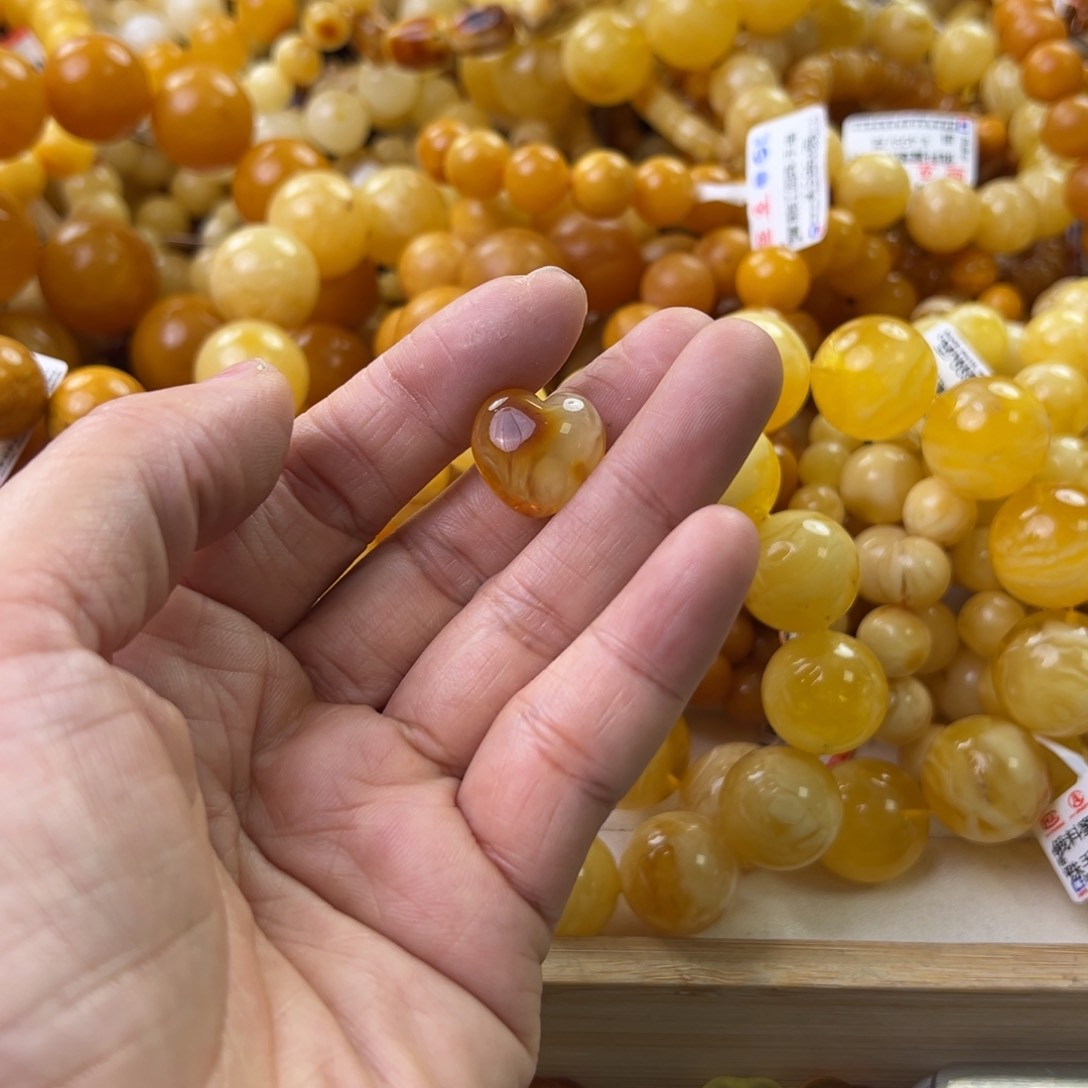 琥珀珠宝奇石未镶嵌