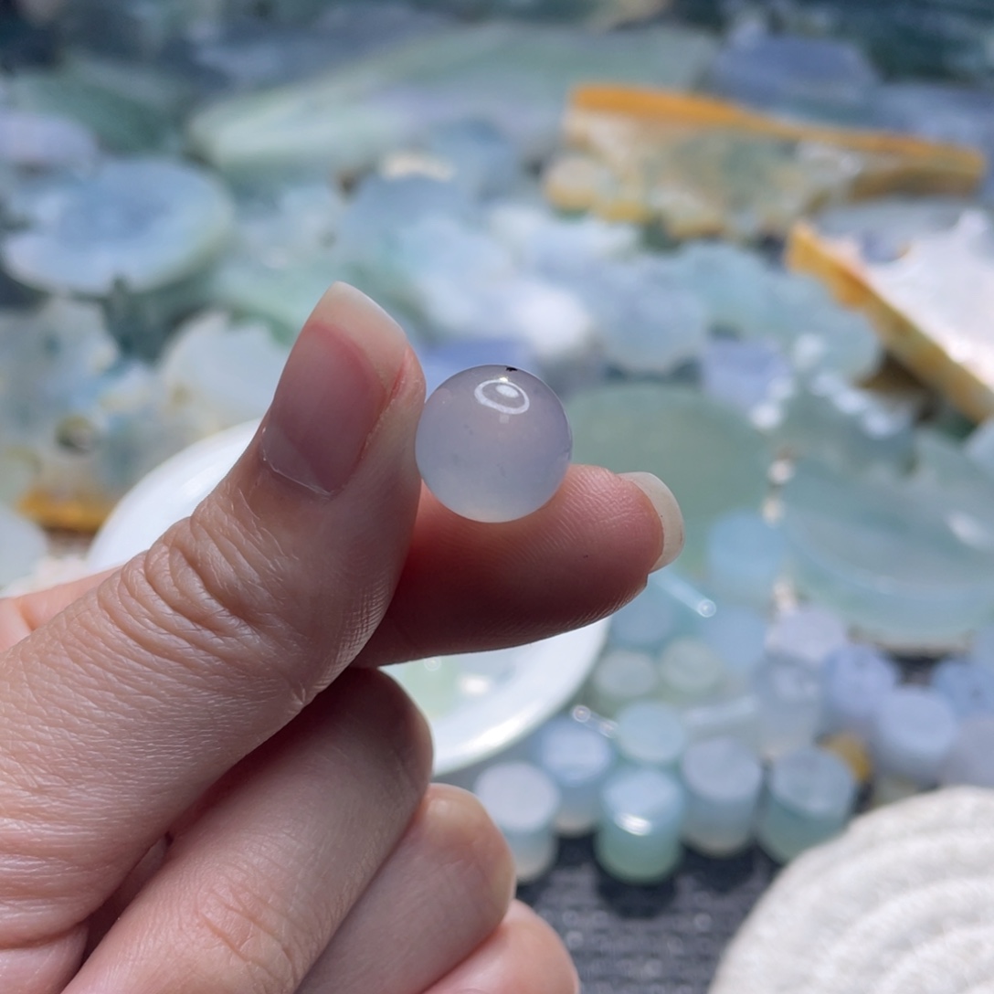 睡***子翡翠未镶嵌颈饰翡翠