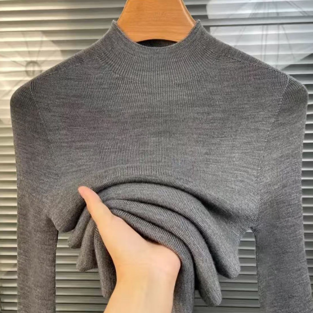 2025秋冬半高圆领长袖打底针织衫羊毛新款内搭纯色简约女