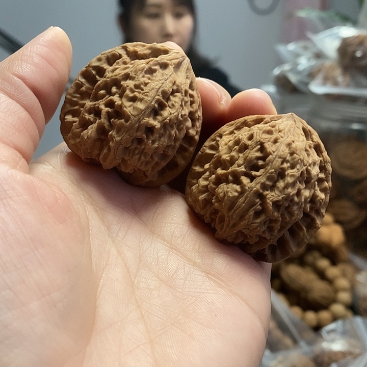 文玩核桃把件40虎头王小众