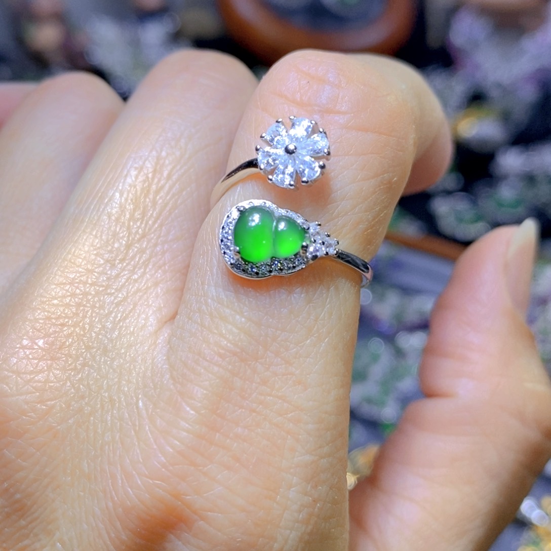 翡翠颈饰银S925镶嵌天然翡翠