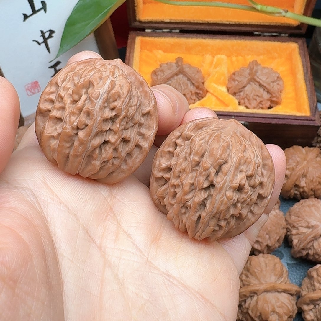文玩核桃把件35四座楼有修