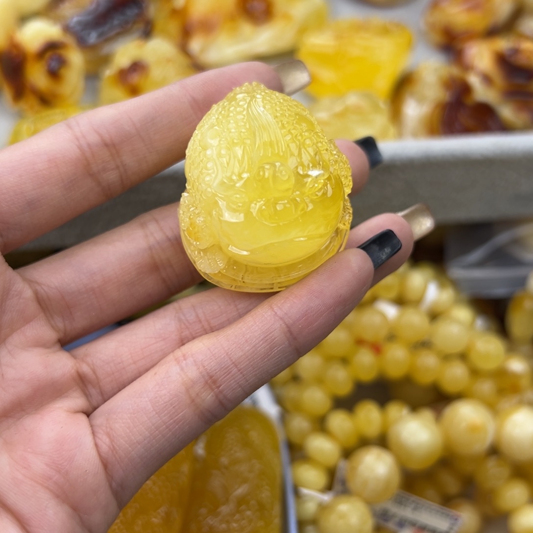 琥珀珠宝奇石未镶嵌