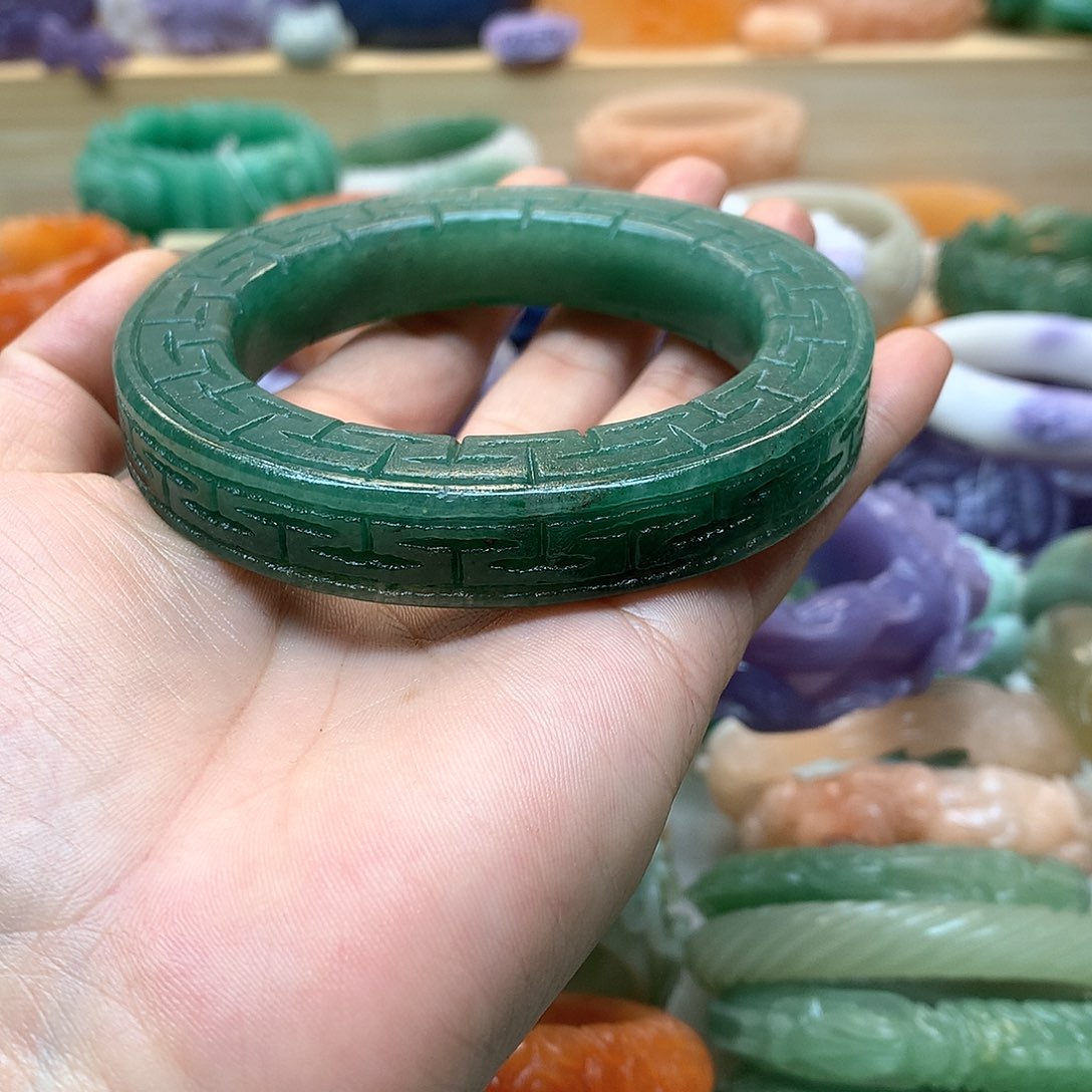 未镶嵌手镯石英质玉无**光