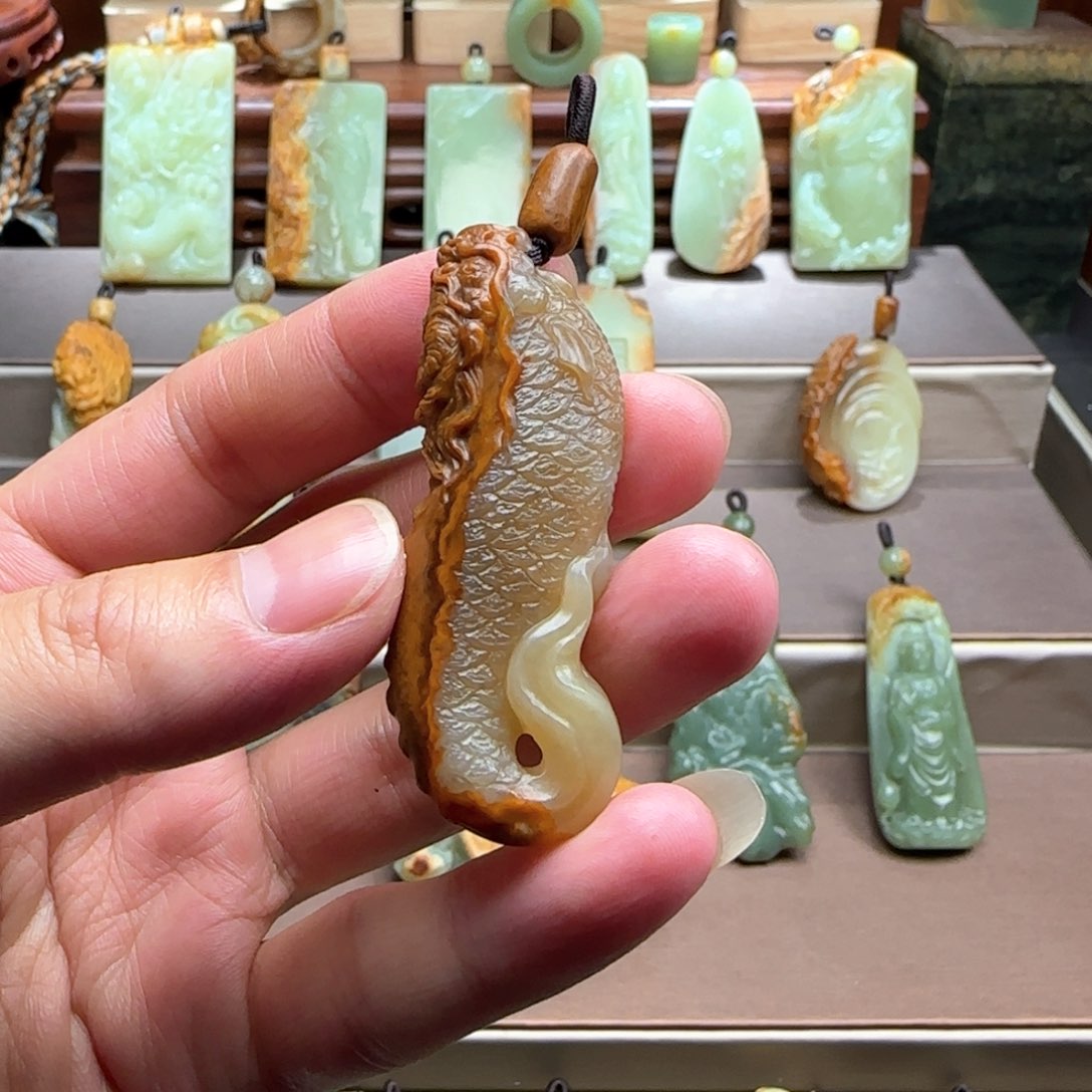 岫岩河磨玉（透闪石质玉）挂件未镶嵌俗*