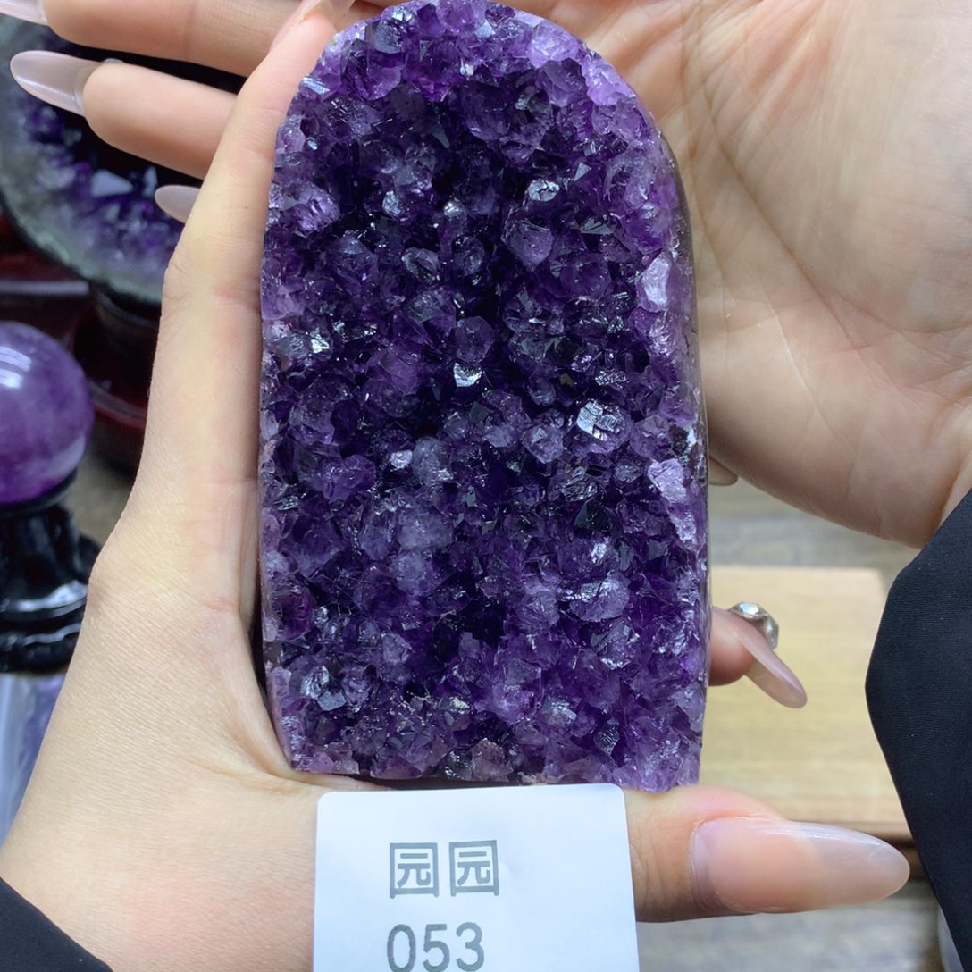 紫晶大型摆件（非配饰）未镶嵌