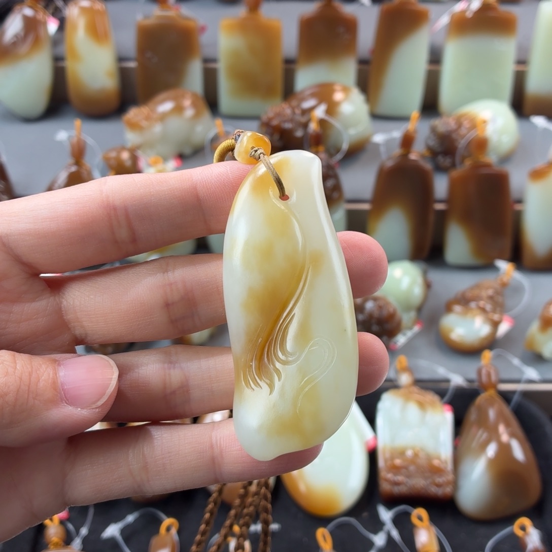 和田玉未镶嵌颈饰