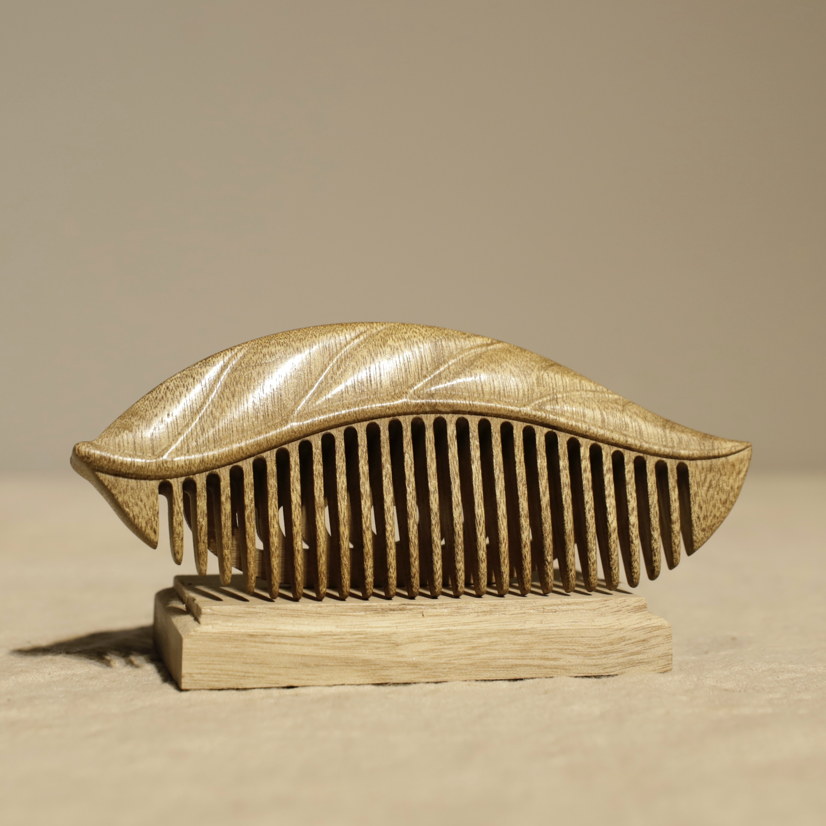 金丝楠木老料小叶子梳