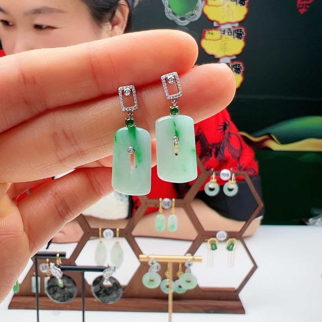 翡翠耳饰18K金镶嵌天然翡翠