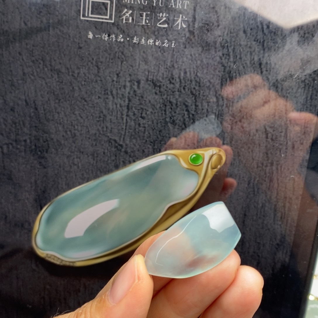 定制翡翠未镶嵌天空蓝裸石