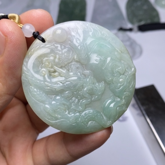 翡翠未镶嵌颈饰翡翠