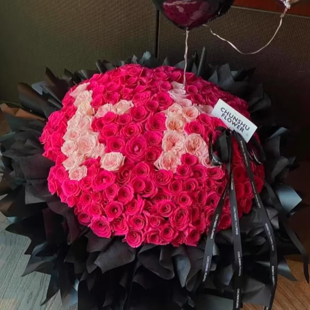 52朵玫瑰花束【红，粉，白，香槟，苏格兰绿，碎冰蓝】（选颜色可备注）