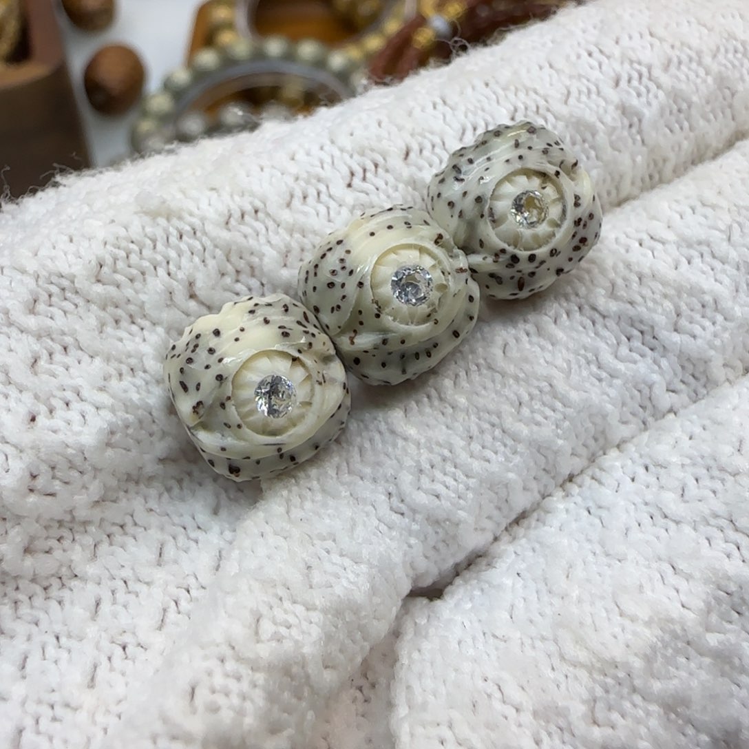 星月菩提手串手工雕刻眼睛