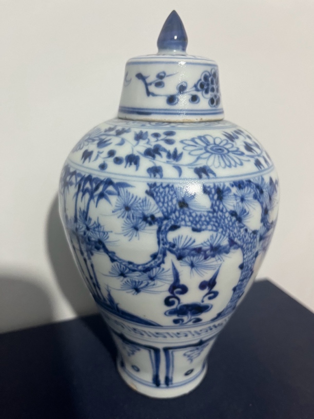 景德镇瓷器青花梅瓶罐