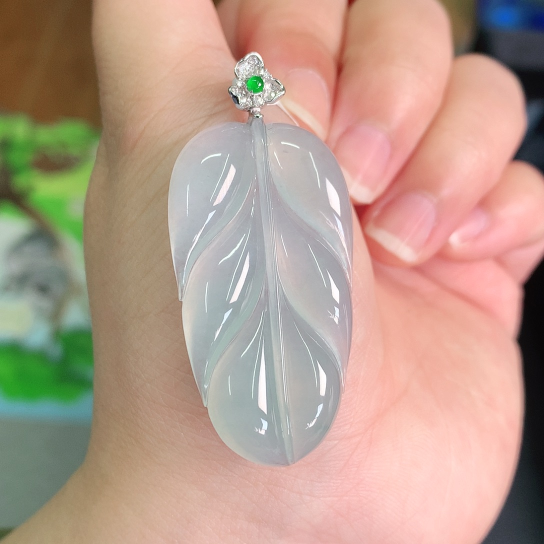 翡翠颈饰18K金镶嵌冰胶大叶子41*23.5*5.2