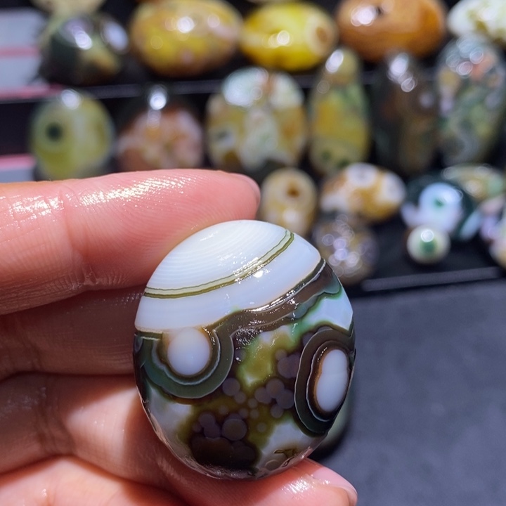 玛瑙/玉髓未镶嵌珠宝奇石88