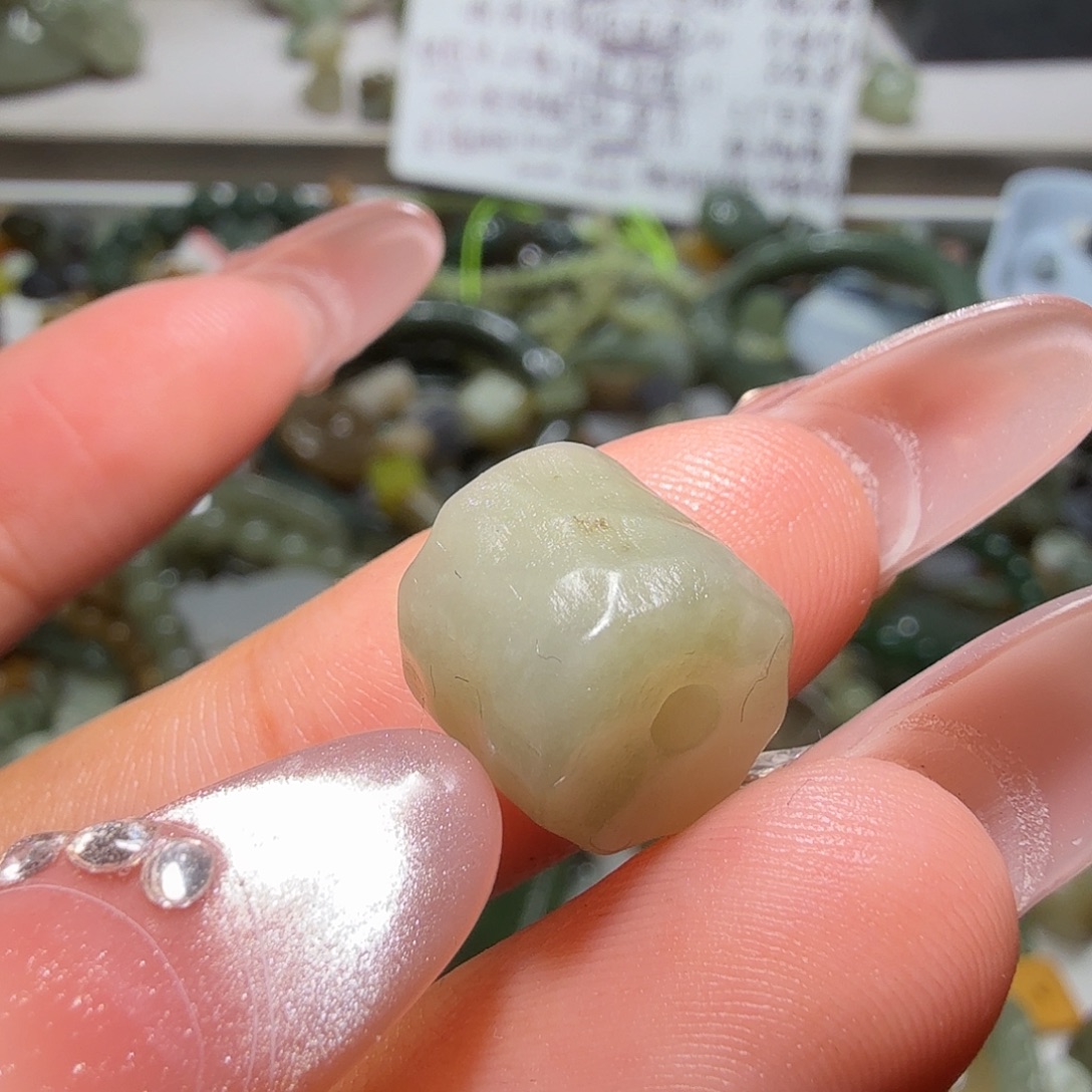 和田玉未镶嵌珠宝奇石