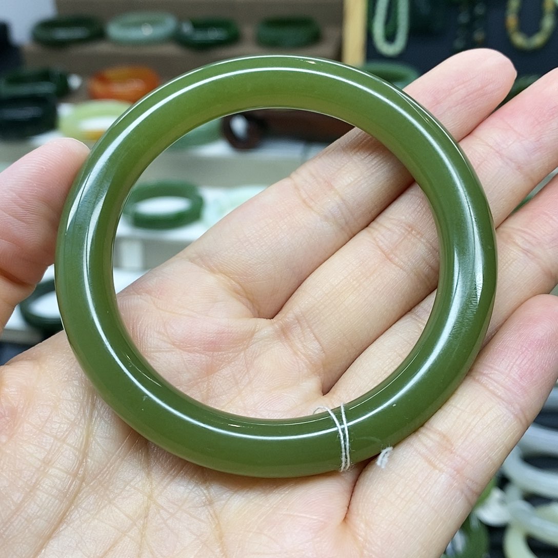 【闪购商品】未镶嵌手镯和田玉