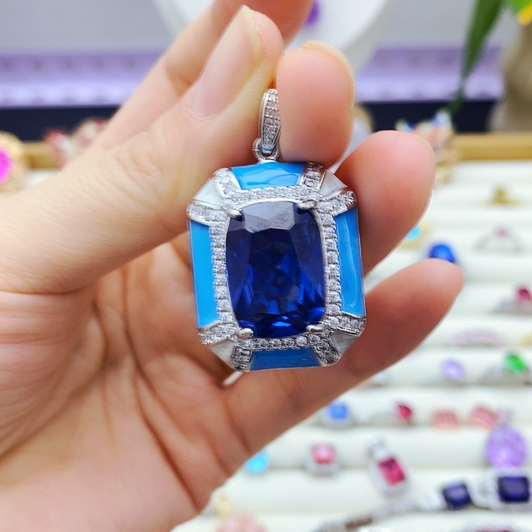 吊坠(赠链)蓝宝石未镶嵌