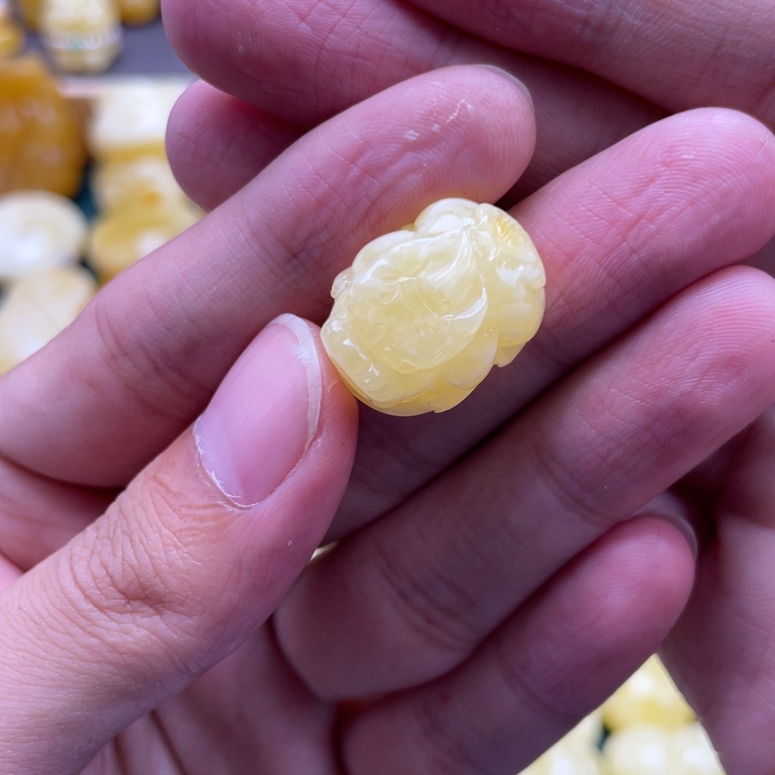 琥珀未镶嵌裸石蜜蜡