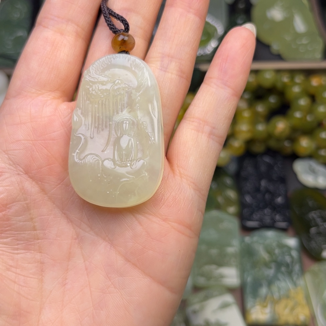 蛇纹石玉未镶嵌吊坠(不含链)